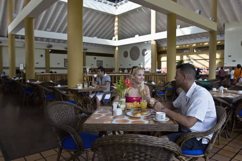 Pedro Gonzalez Sunsol Ecoland And Beach Resort מסעדה תמונה